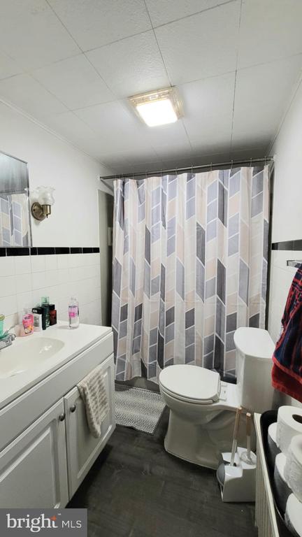 138 Curtin St