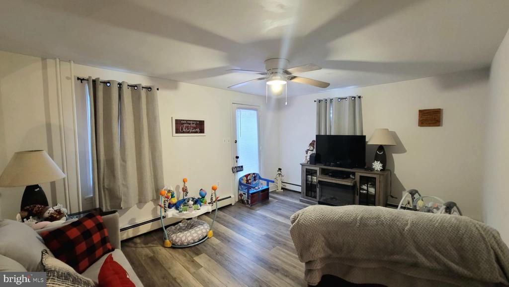 138 Curtin St