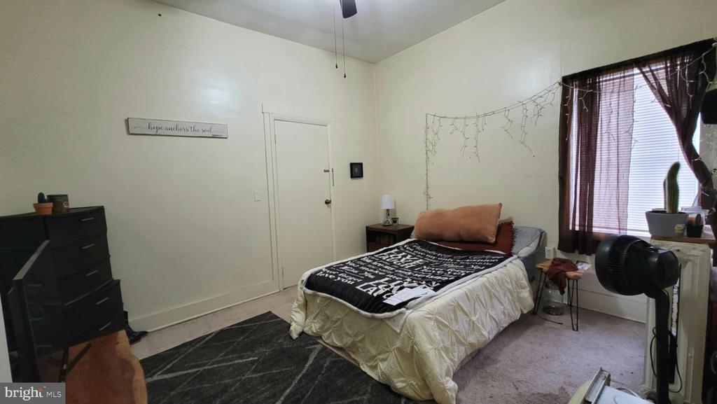 138 Curtin St