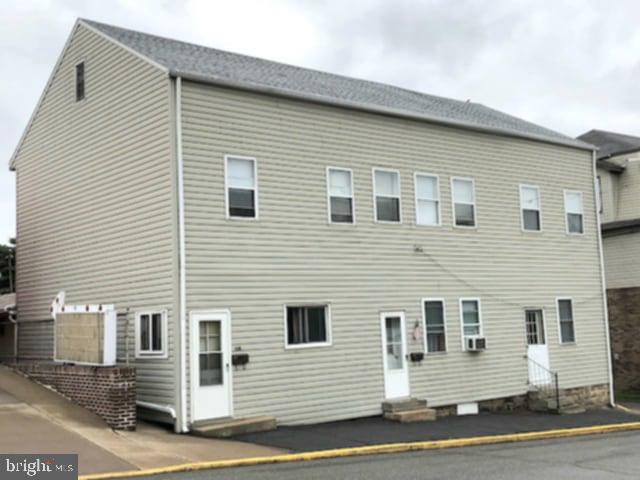 138 Curtin St