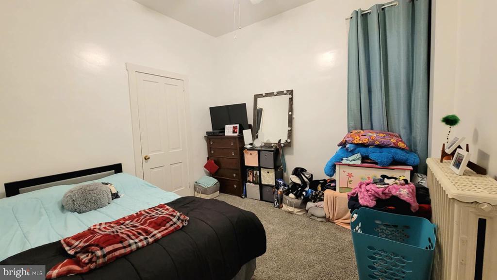 138 Curtin St