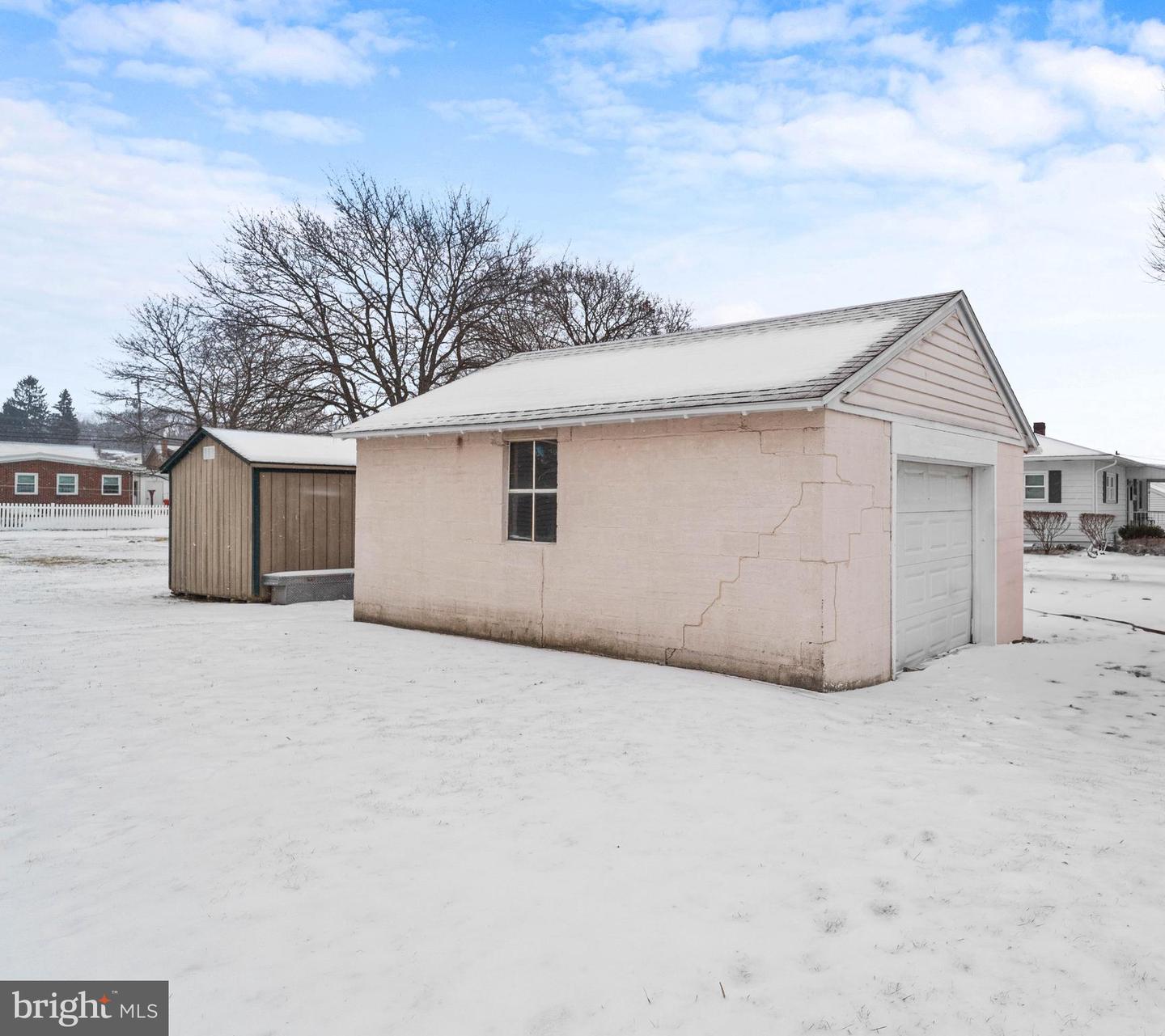 1112 Edwards St