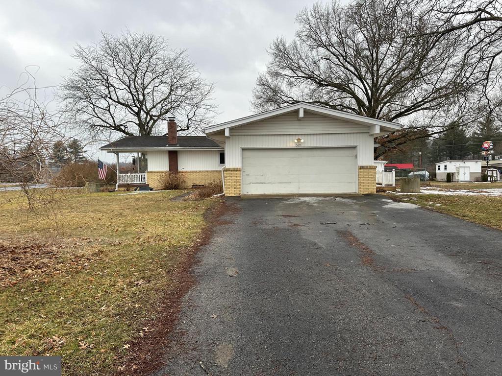 529 W Pauline Dr