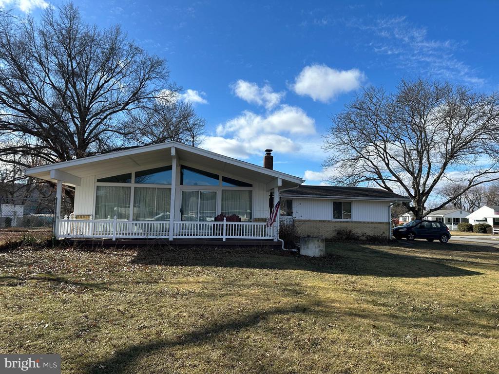 529 W Pauline Dr