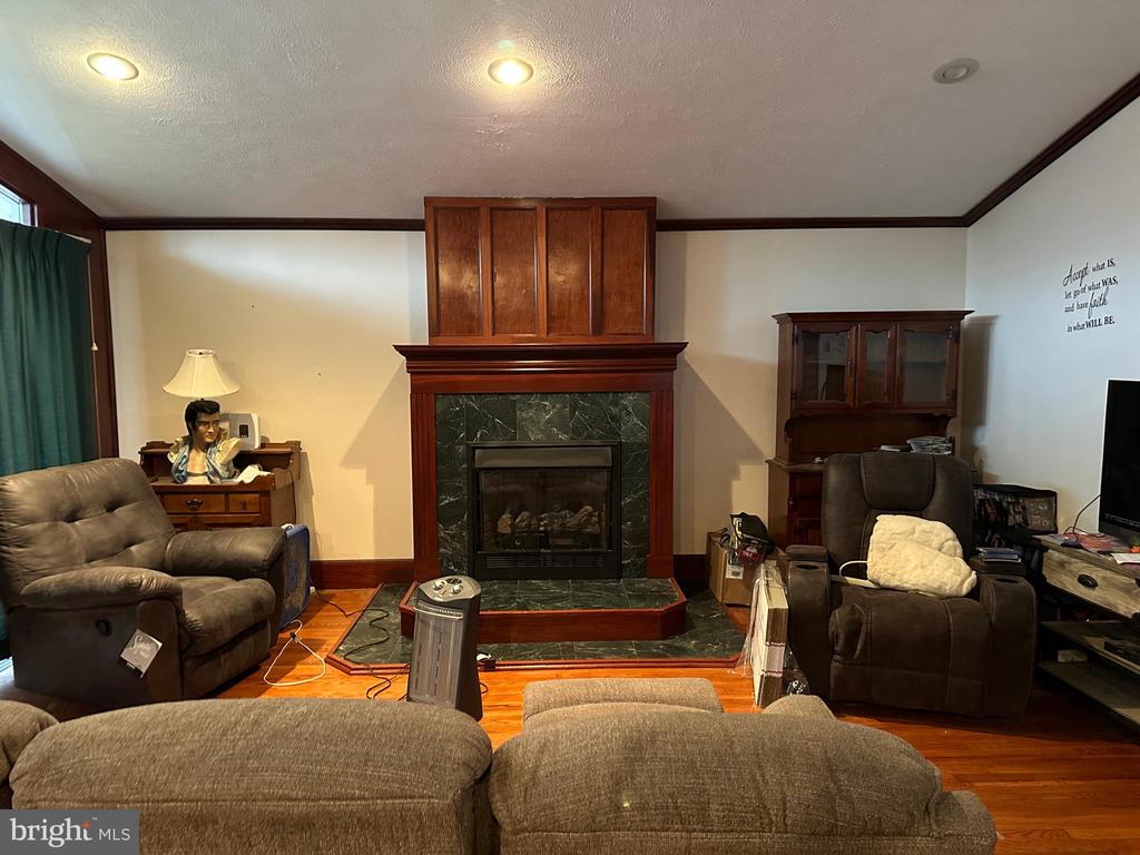 529 W Pauline Dr