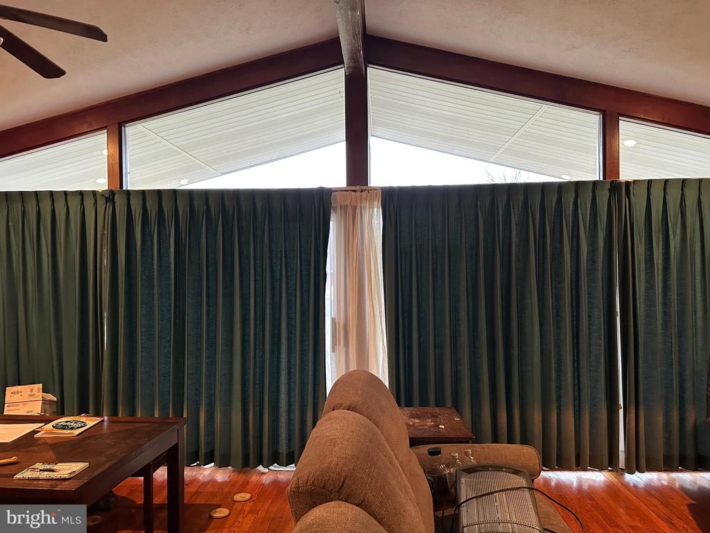529 W Pauline Dr