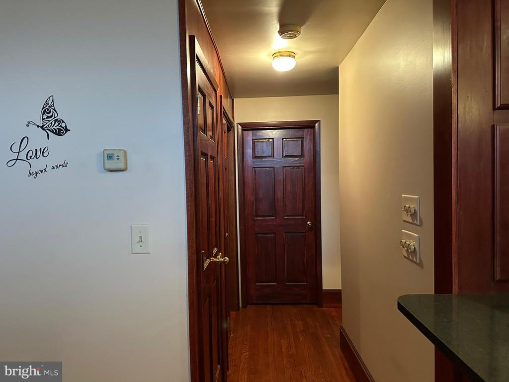 529 W Pauline Dr