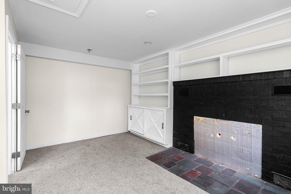 709 Linden St