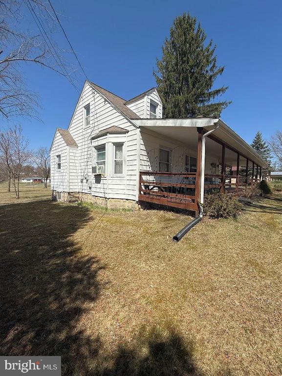 107 Short St