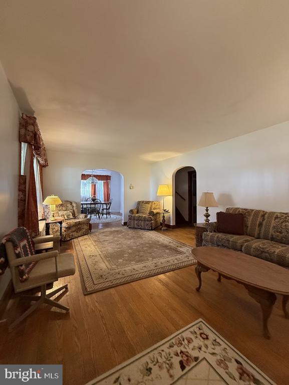 107 Short St