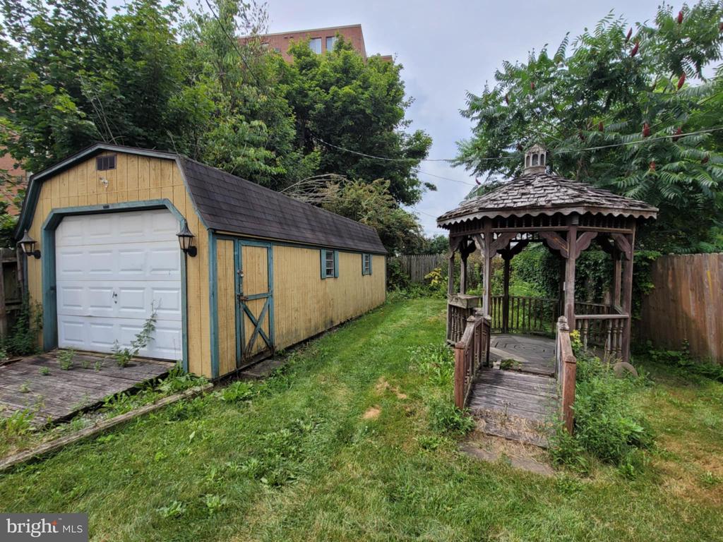 132 Curtin Street