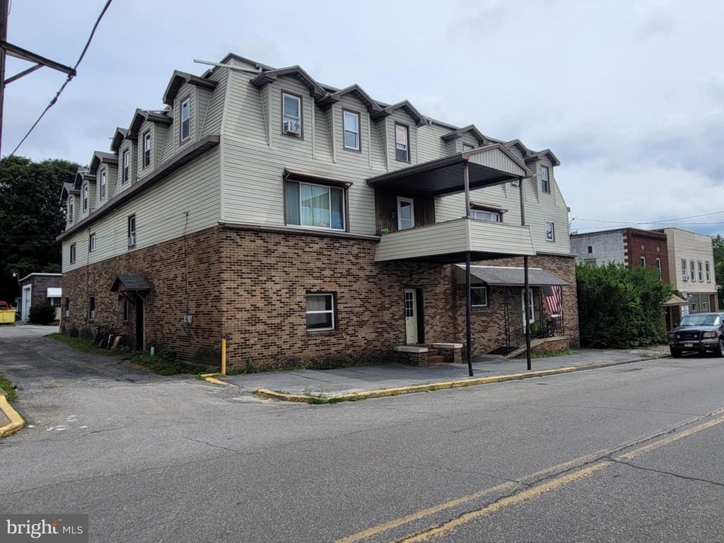 132 Curtin Street