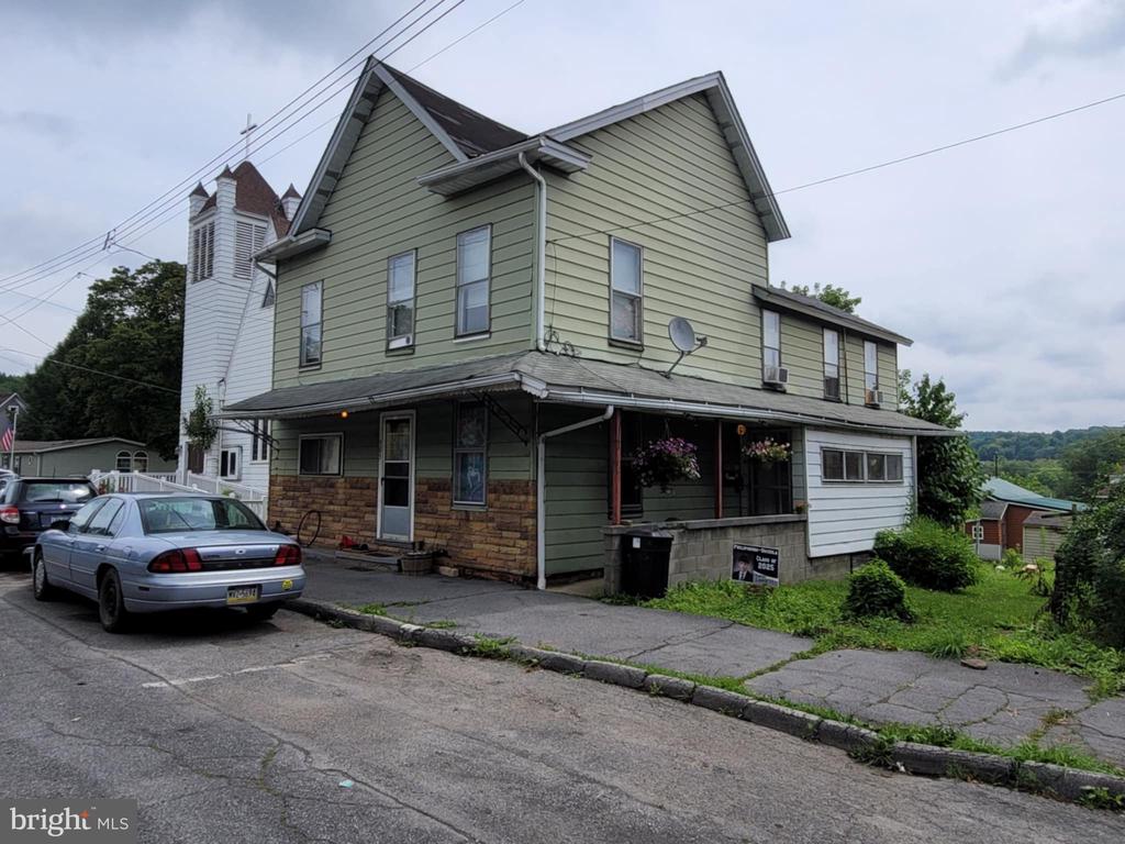 132 Curtin Street