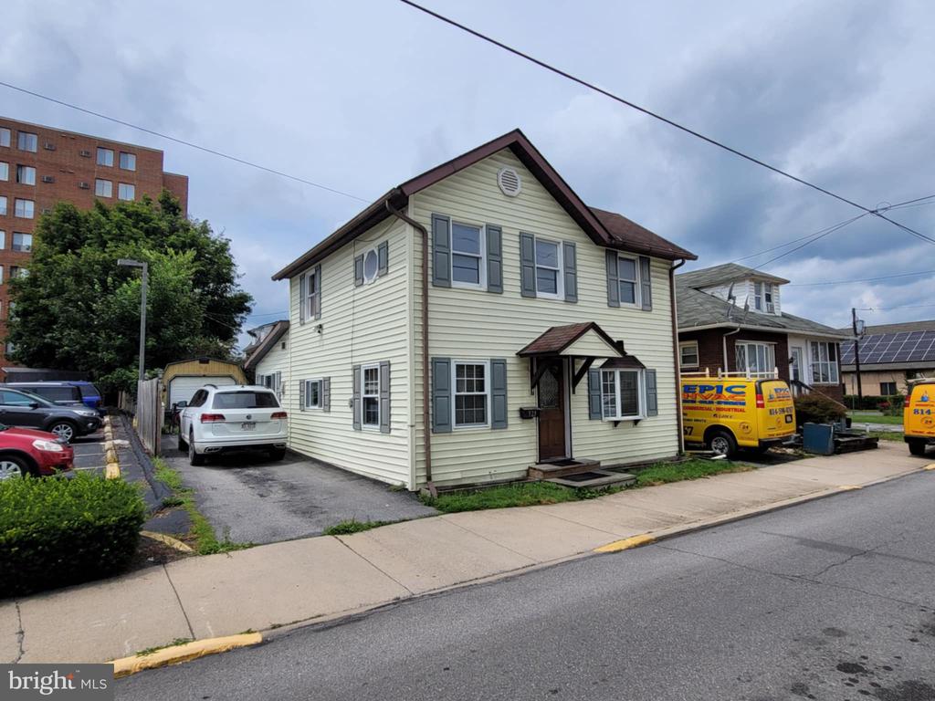 132 Curtin Street