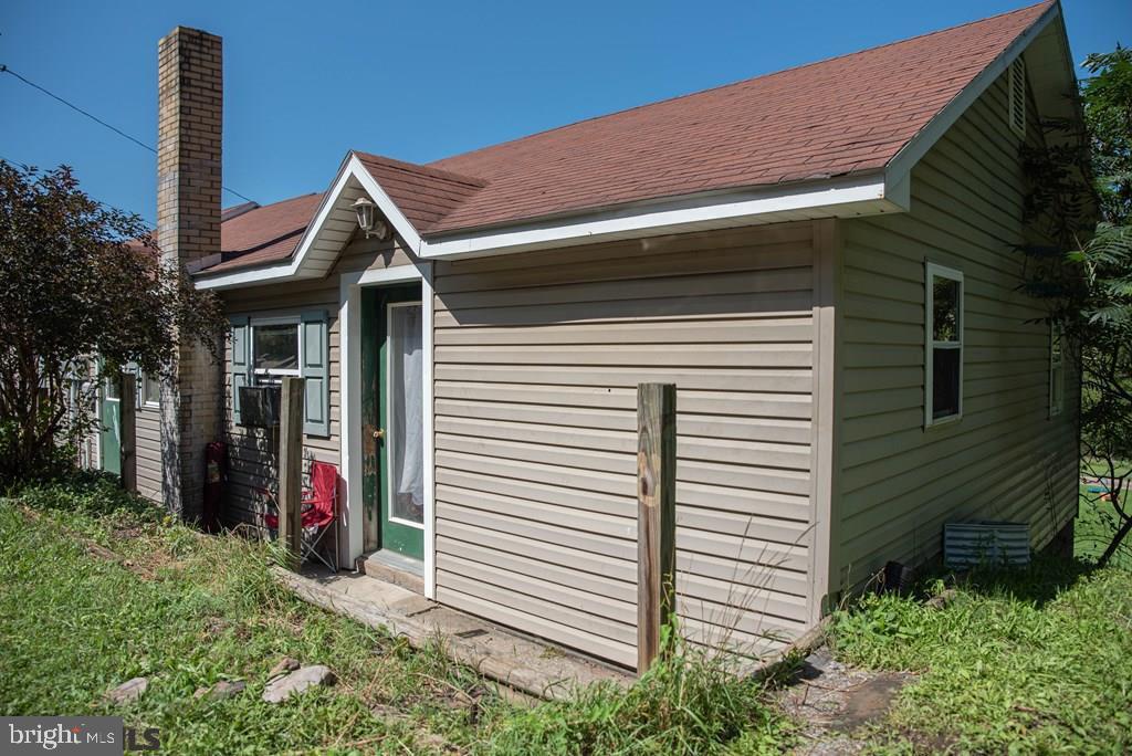 595 Ida St