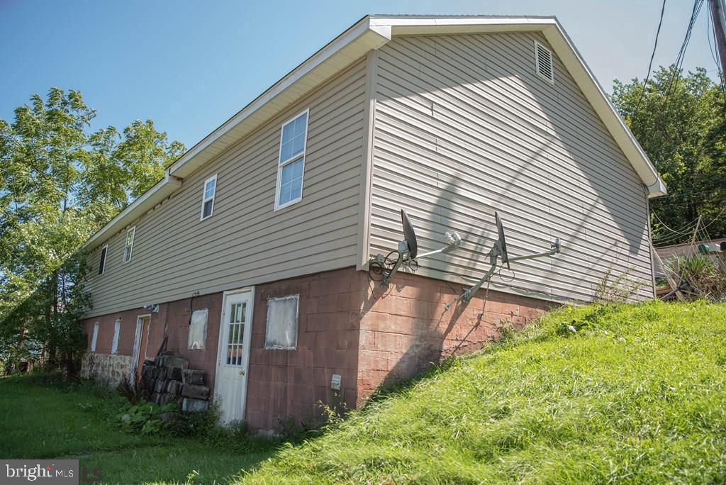 595 Ida St
