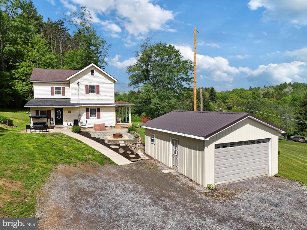 590 Frog Hollow Rd