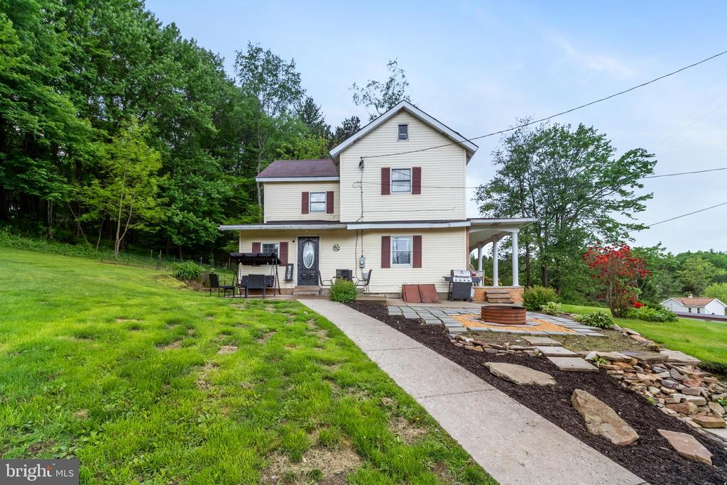 590 Frog Hollow Rd