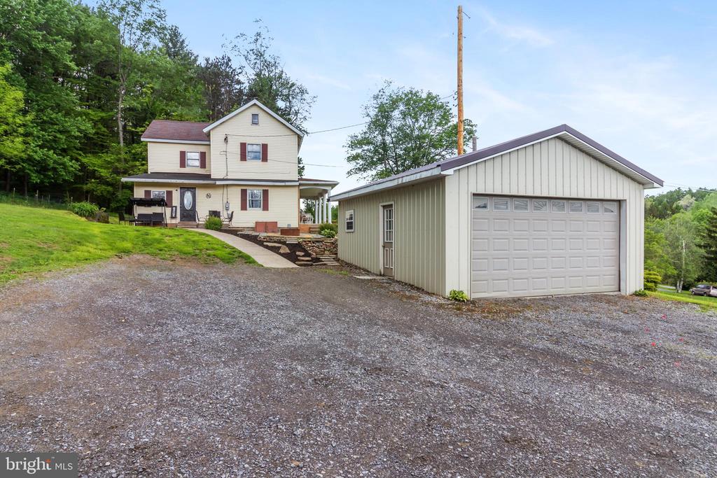 590 Frog Hollow Rd