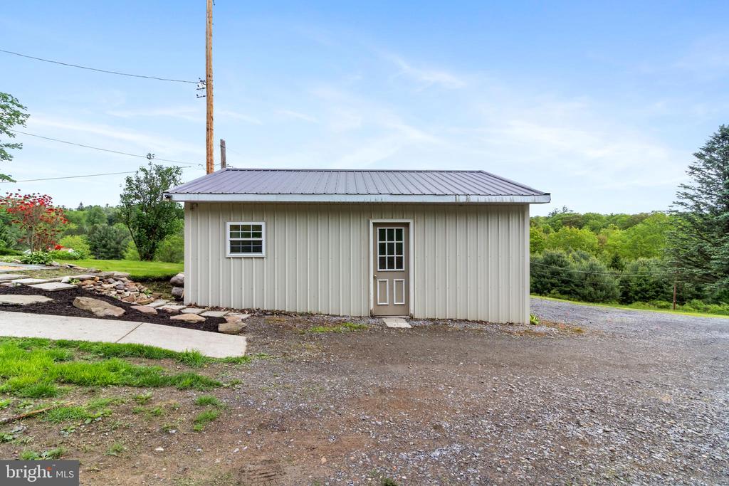 590 Frog Hollow Rd