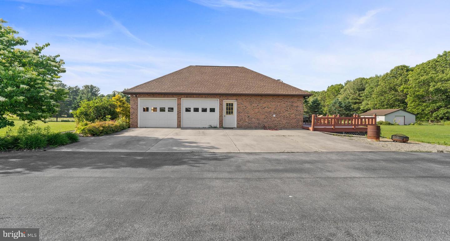 882 Rolling Stone Road