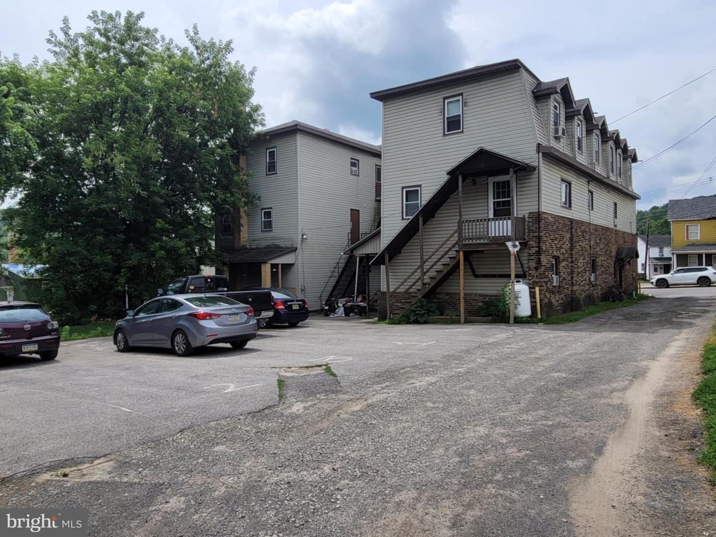 132 Curtin Street