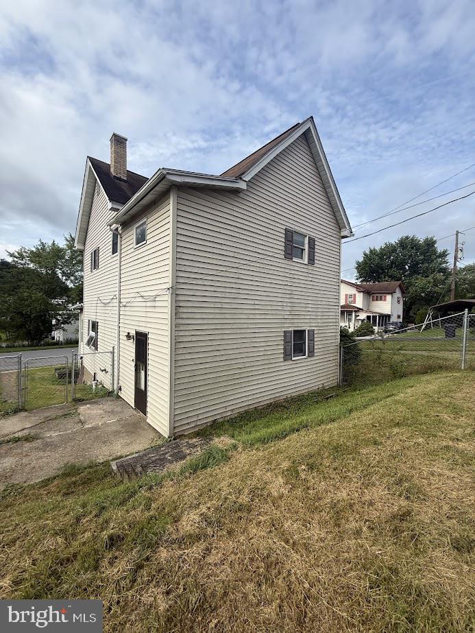 422 Hannah St