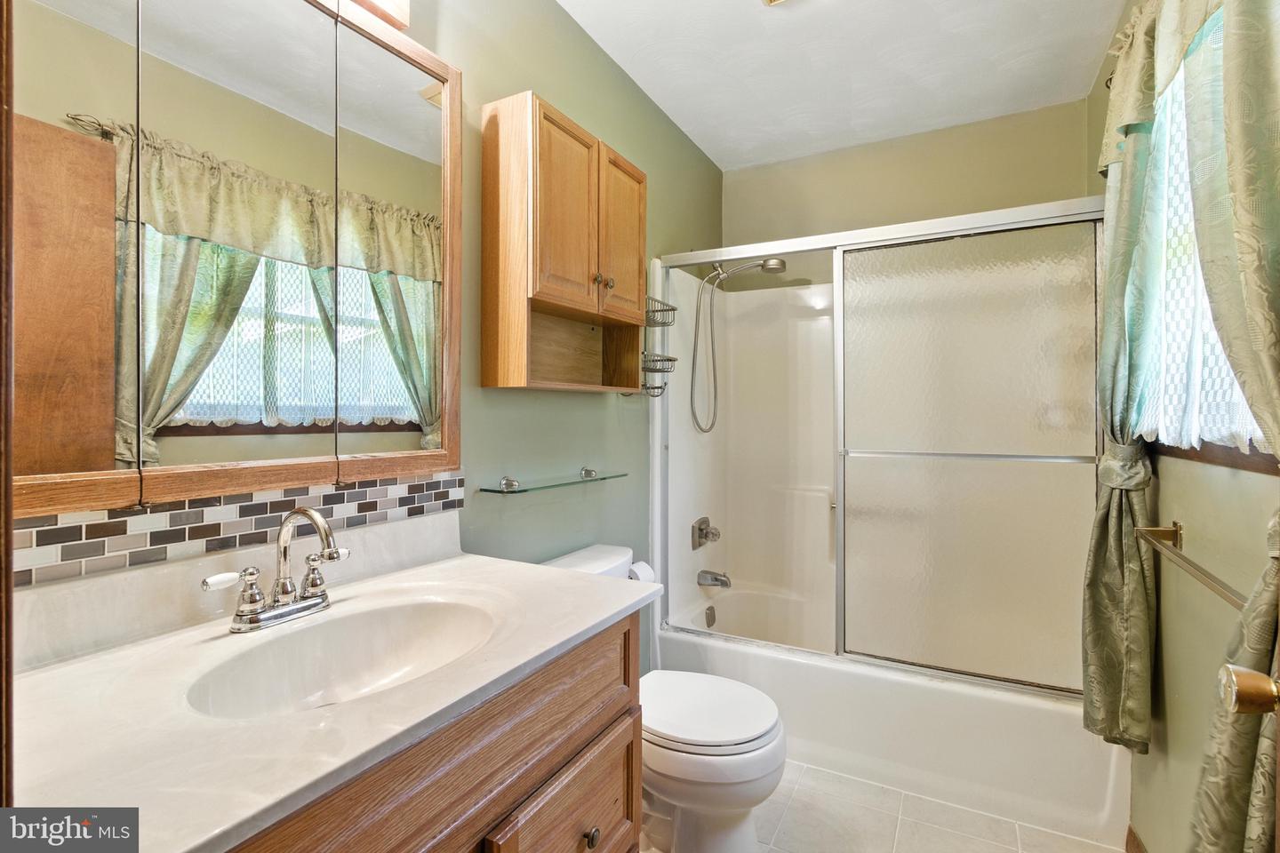 516 David St