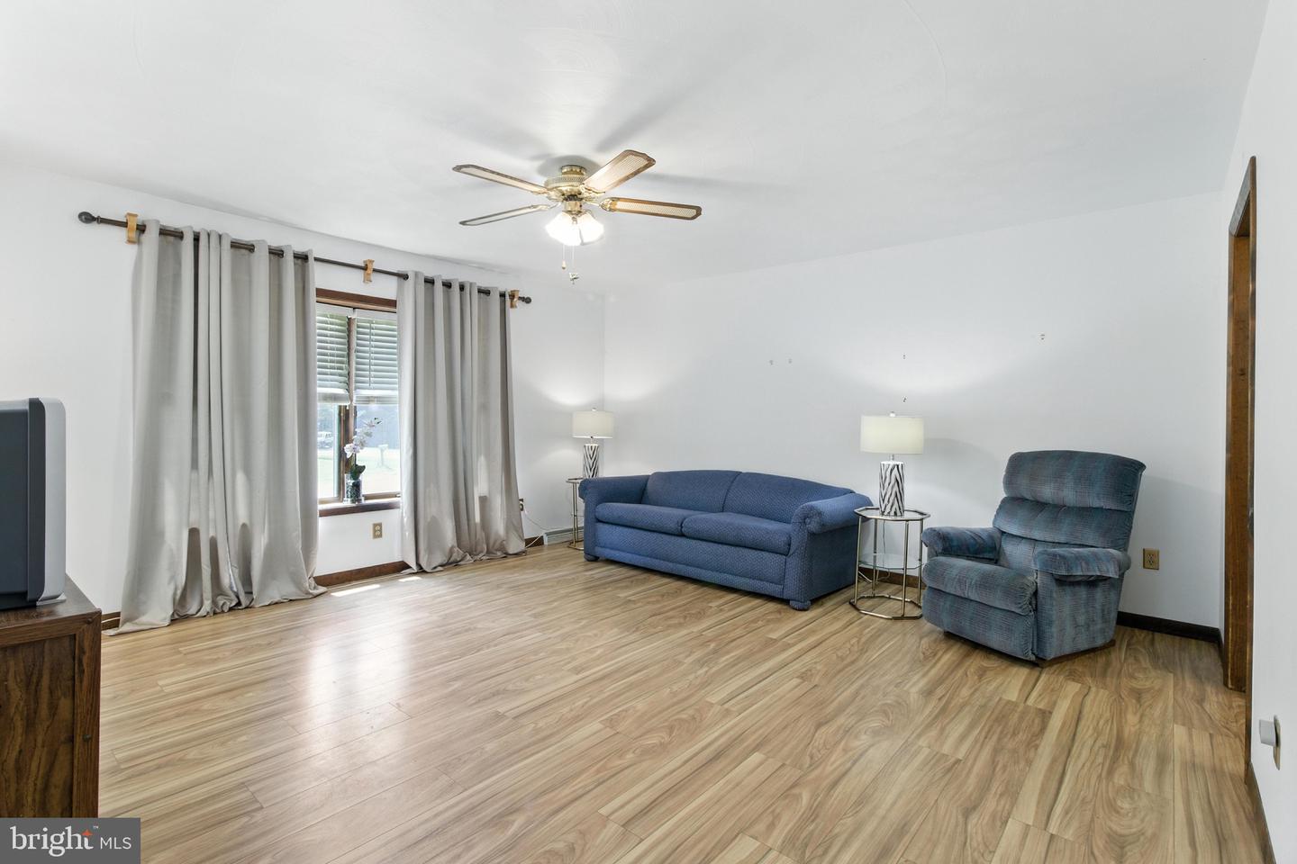 516 David St