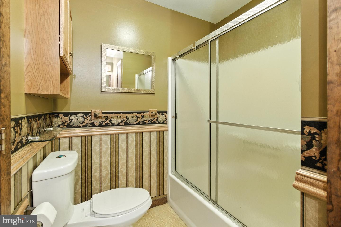 516 David St