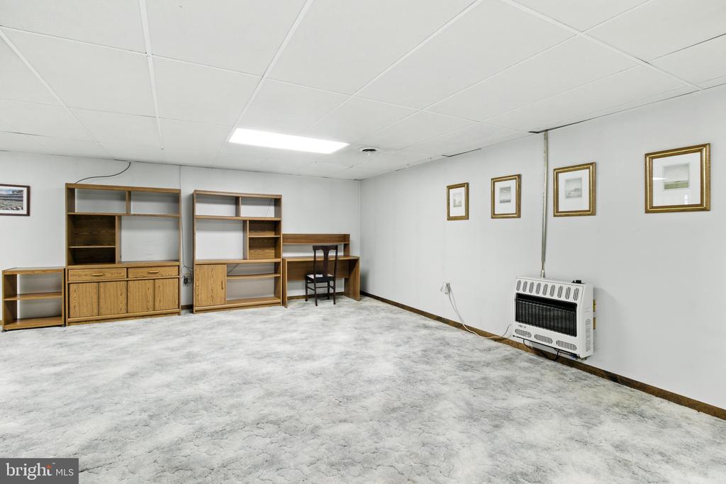 516 David St