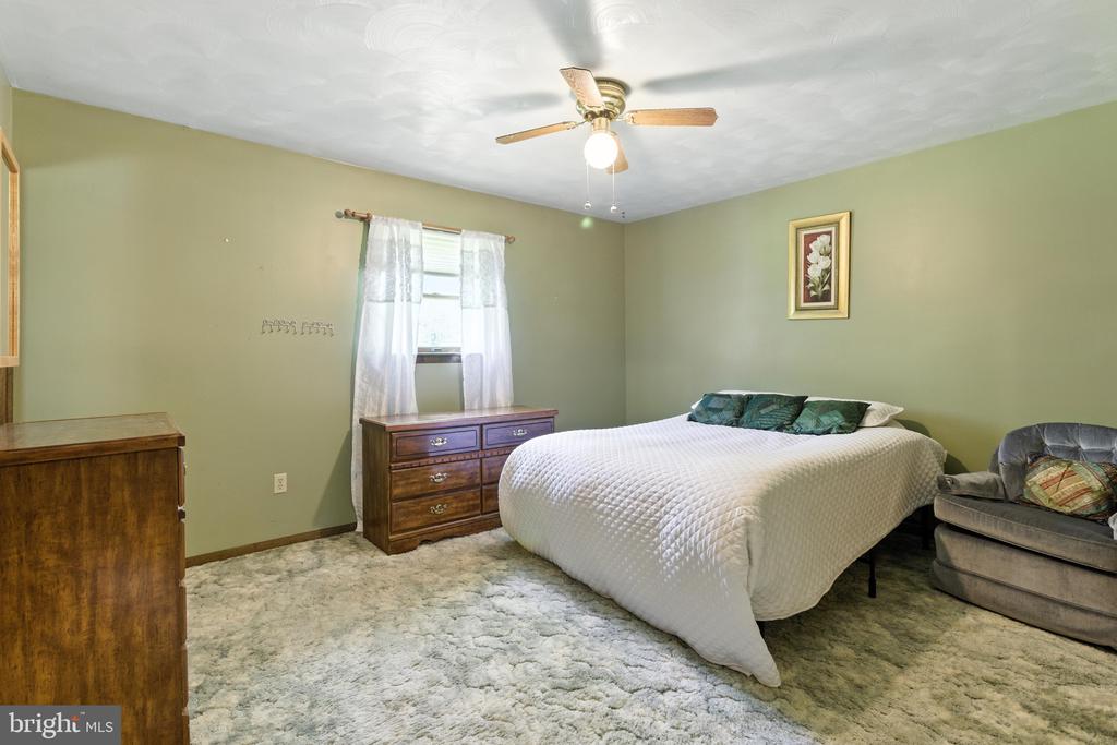516 David St