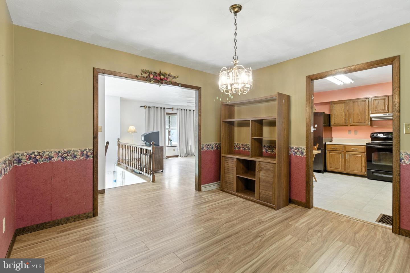 516 David St