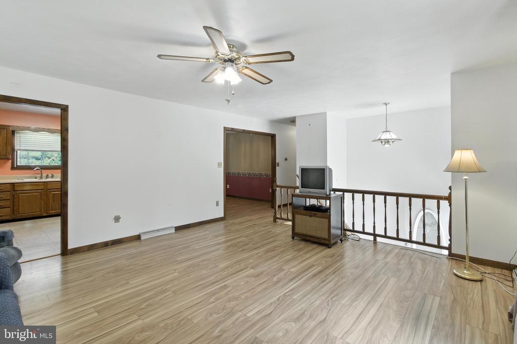 516 David St