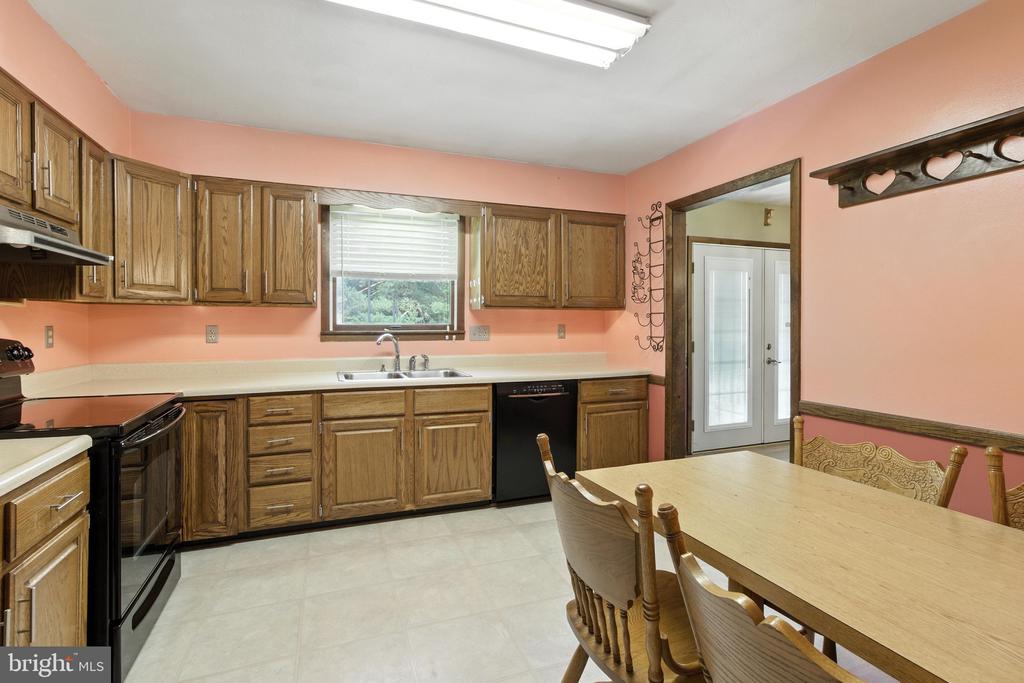 516 David St