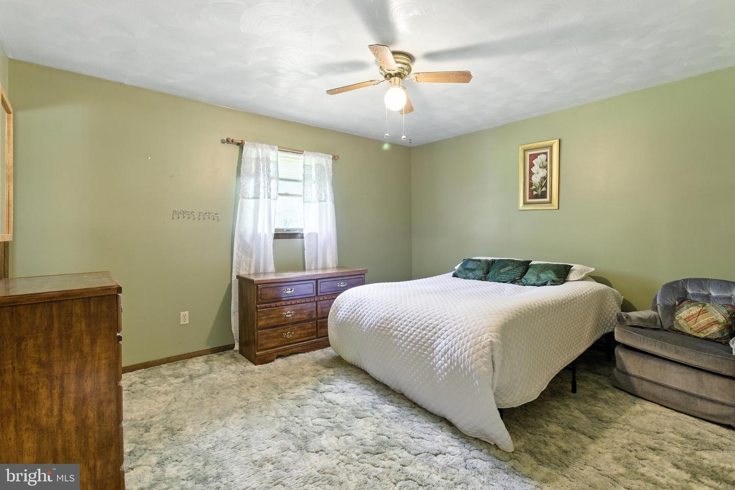 516 David St