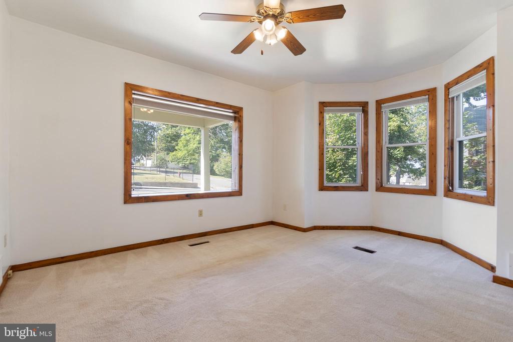 803 Walton St