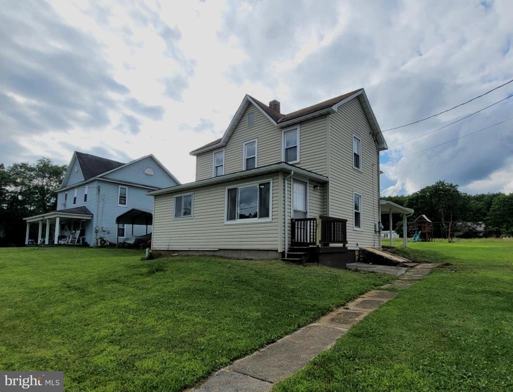 2561 MAIN STREET