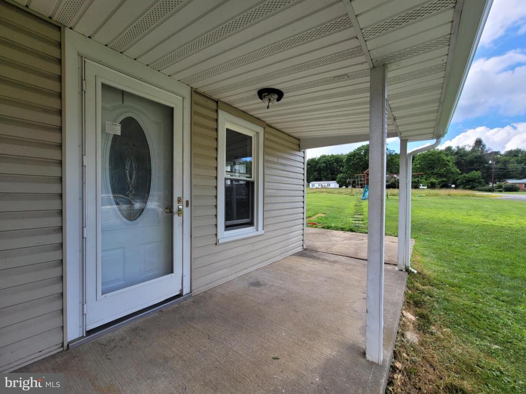 2561 MAIN STREET