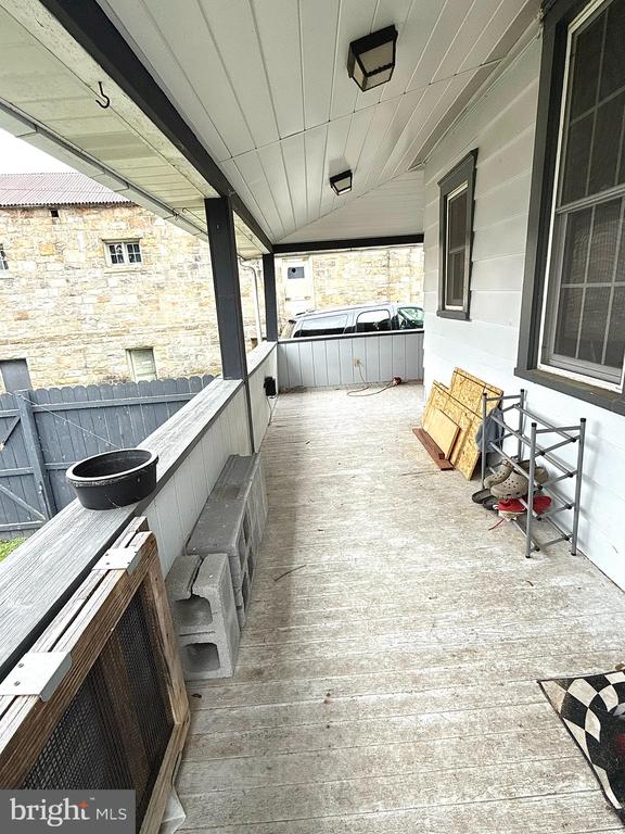 32 BLUEBALL ROAD