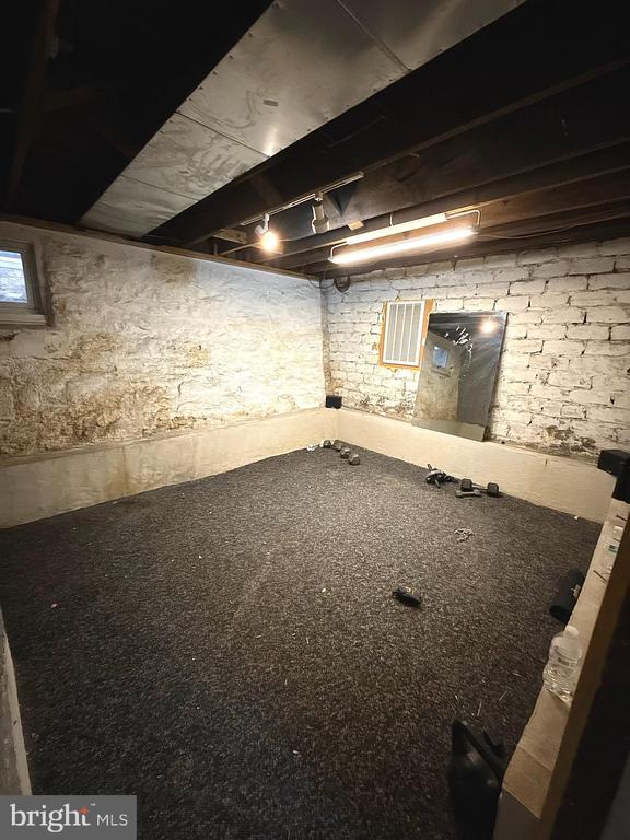 32 BLUEBALL ROAD