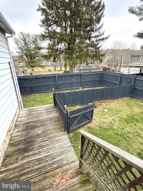 32 BLUEBALL ROAD
