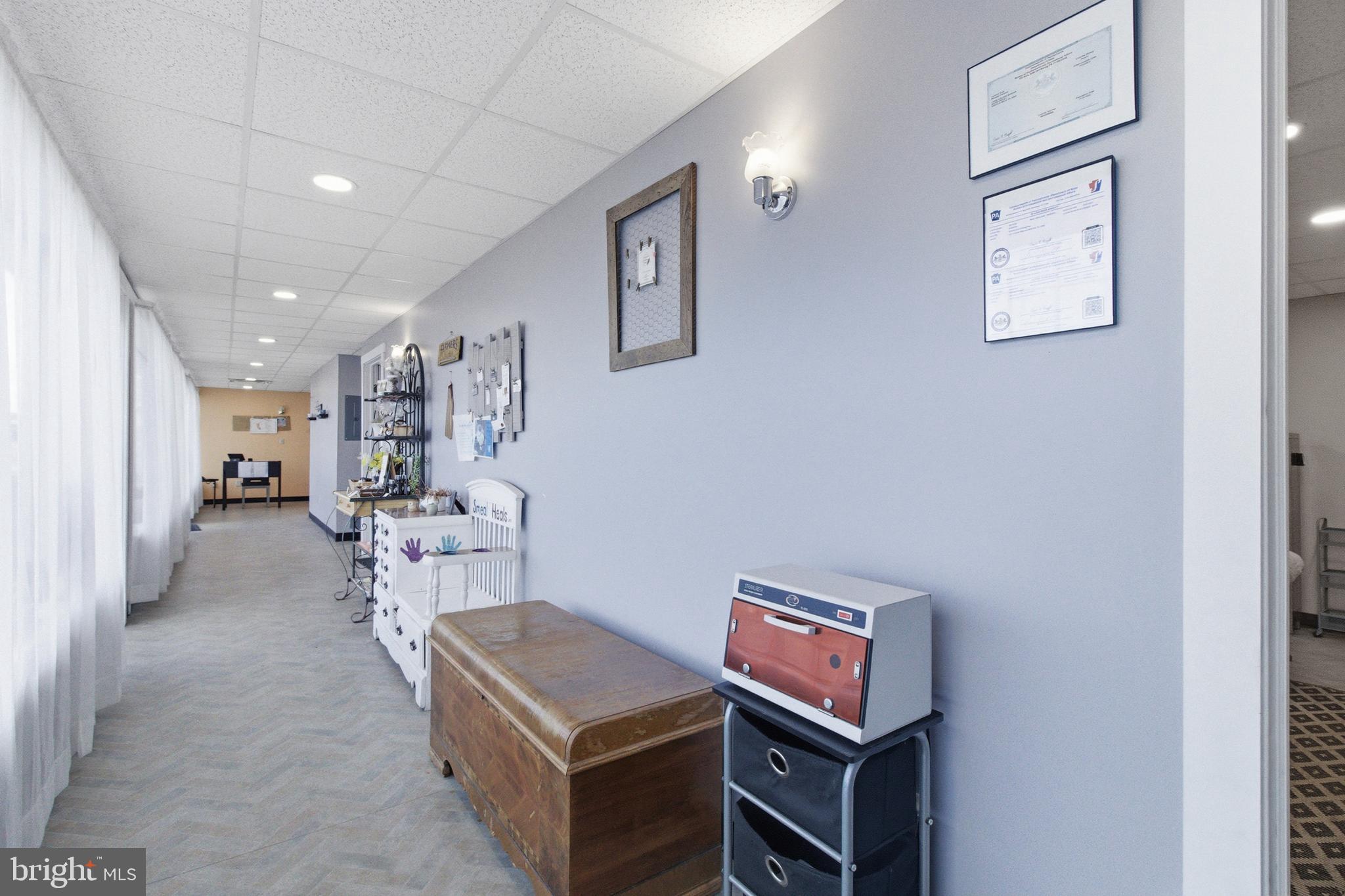 1081 & 1083 N FRONT STREET