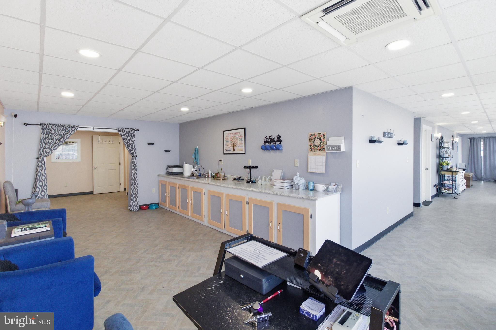 1081 & 1083 N FRONT STREET