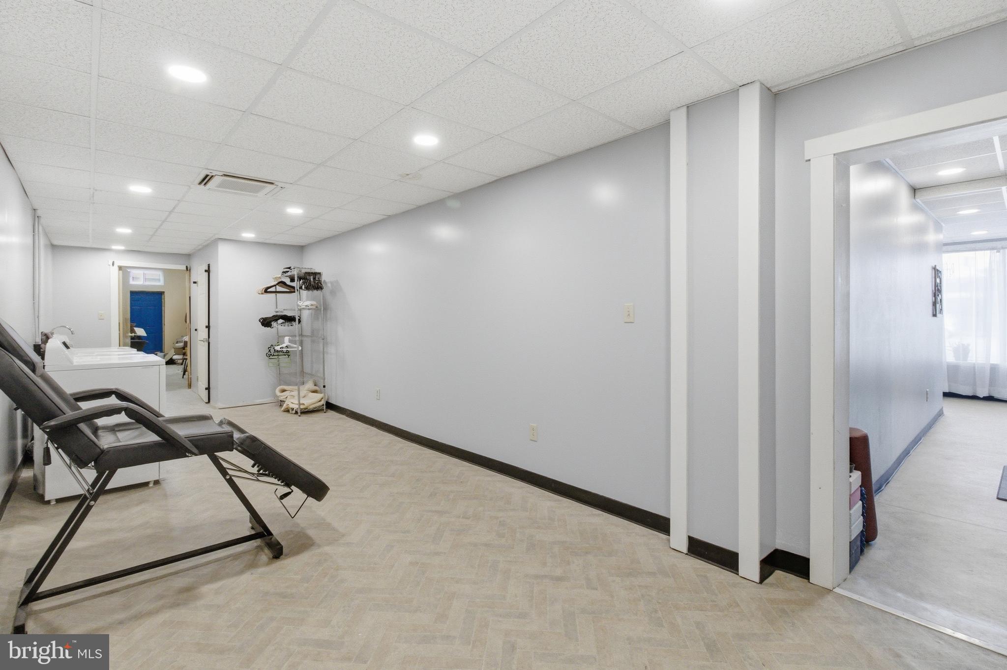 1081 & 1083 N FRONT STREET