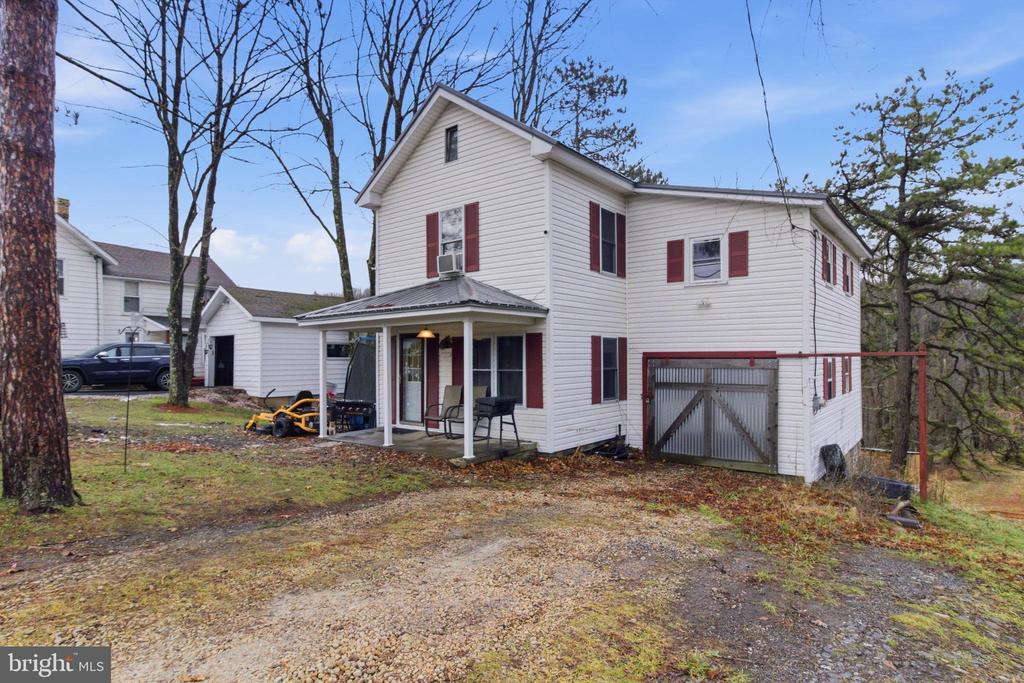 472 BRIDGEPORT ROAD