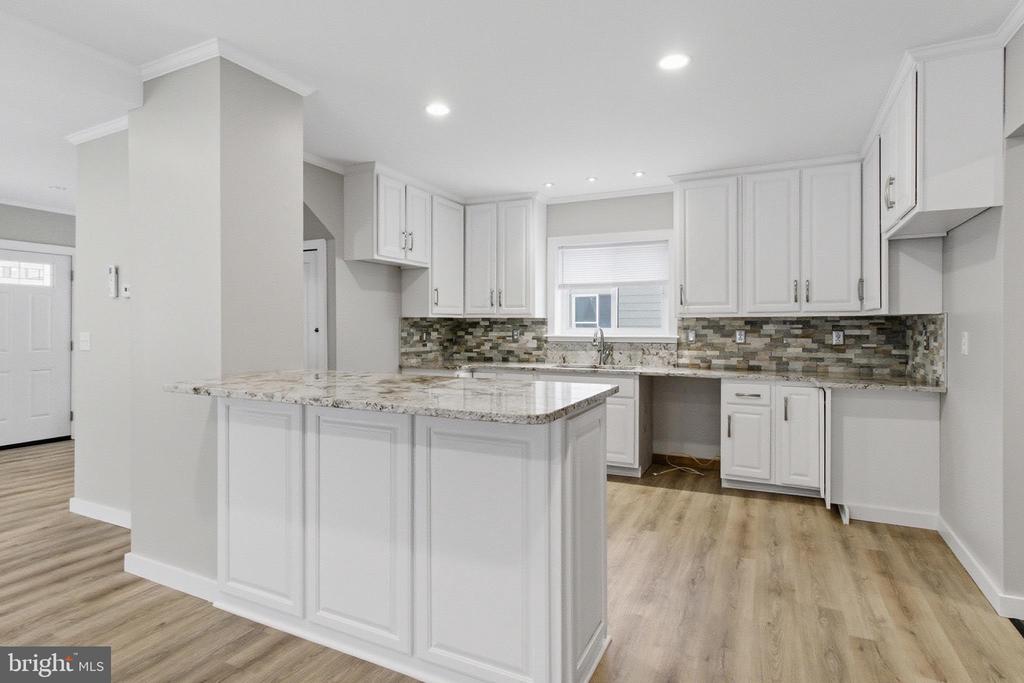 324 W 6TH AVENUE