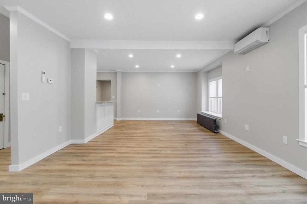 324 W 6TH AVENUE