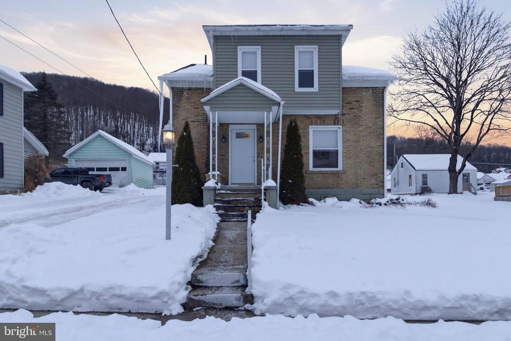 324 W 6TH AVENUE