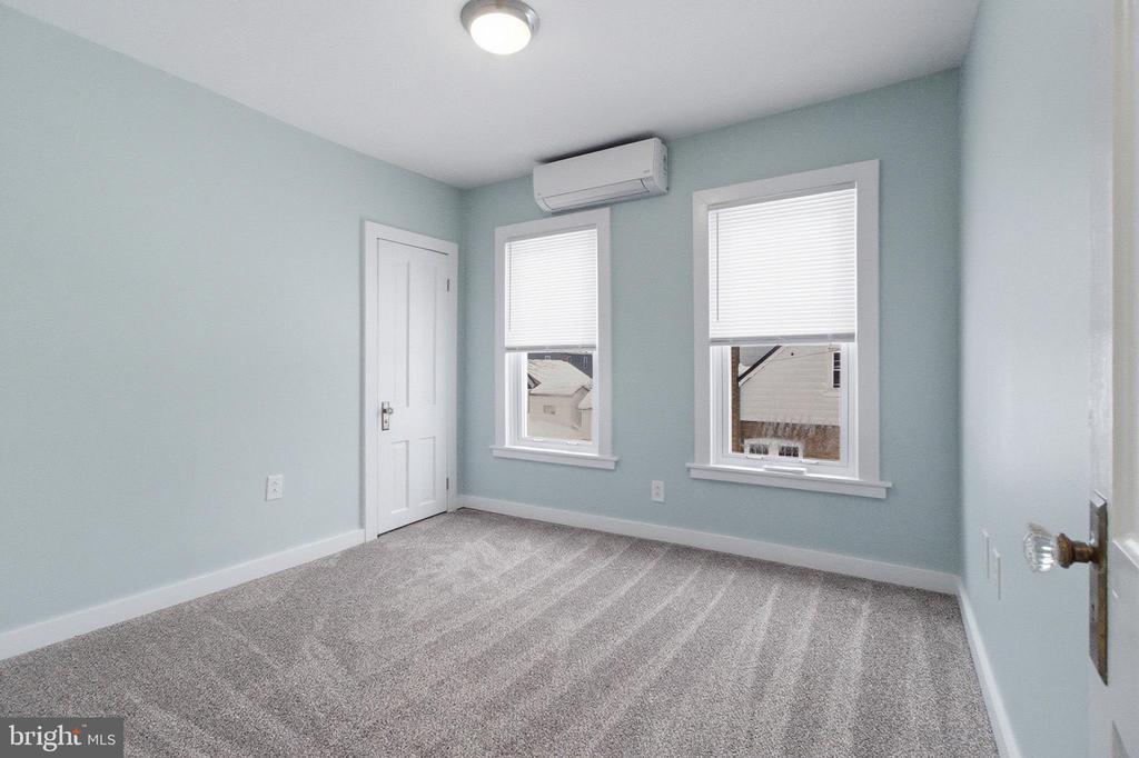 324 W 6TH AVENUE